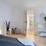 Located In The Heart Of Апартаменты