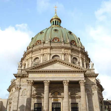 Located In The Heart Of Appartement